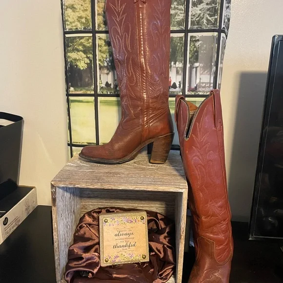 Source Unknown Brown Heeled Boots - Picture 1 of 4